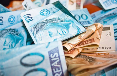 União Brasil e PT têm mais de R$ 1,2 bilhão para gastar na campanha eleitoral